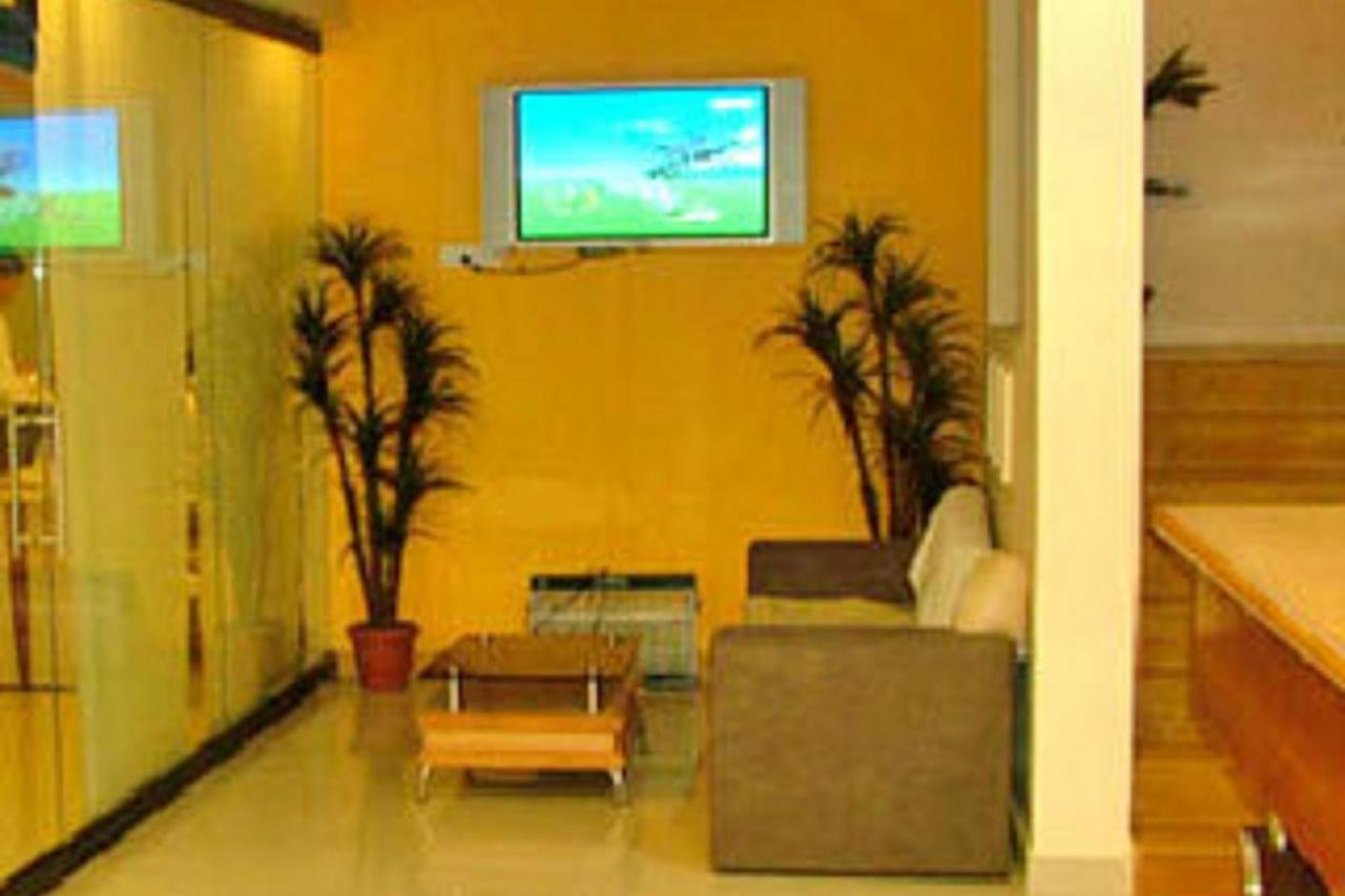 Hôtel Dwaraka Residency à Kākināda Extérieur photo